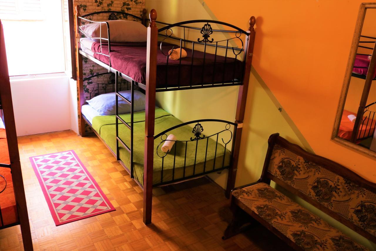 Hostel Alma 2 โปเรช ภายนอก รูปภาพ